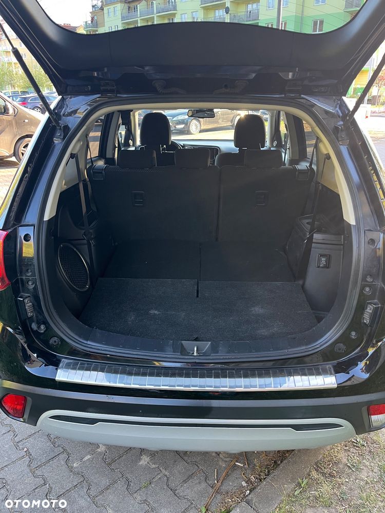 Mitsubishi Outlander 2.0 Instyle Navi 4WD CVT - 10
