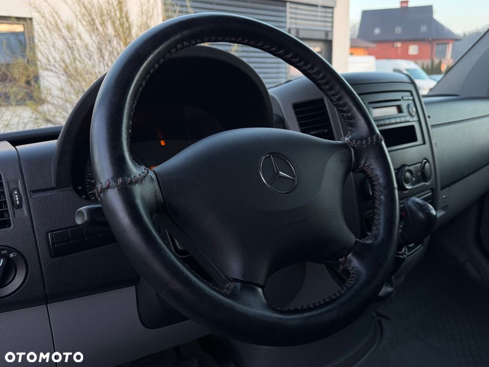 Mercedes-Benz Sprinter - 13