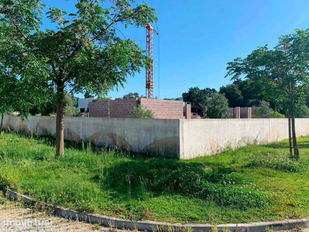 Moradia T3 nova individual térrea com jardim e excelentes áreas em ... - Grande imagem: 2/12