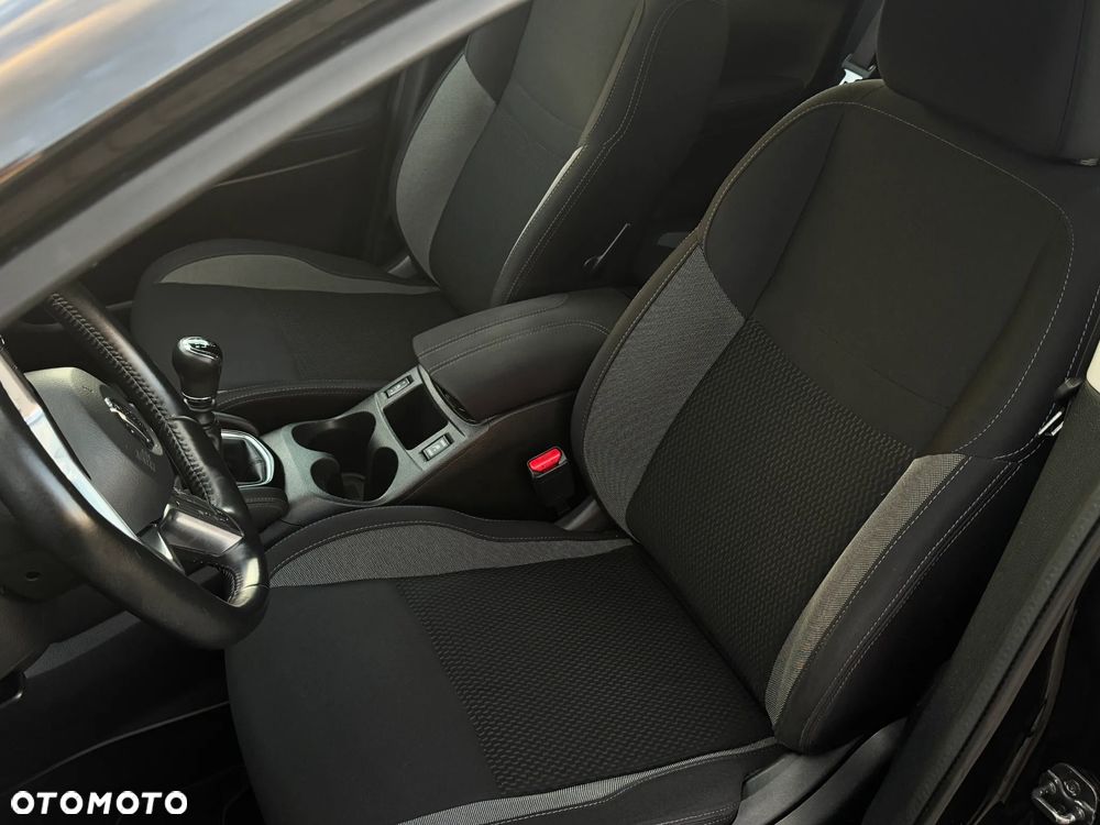 Nissan Qashqai 1.2 DIG-T N-Vision - 15