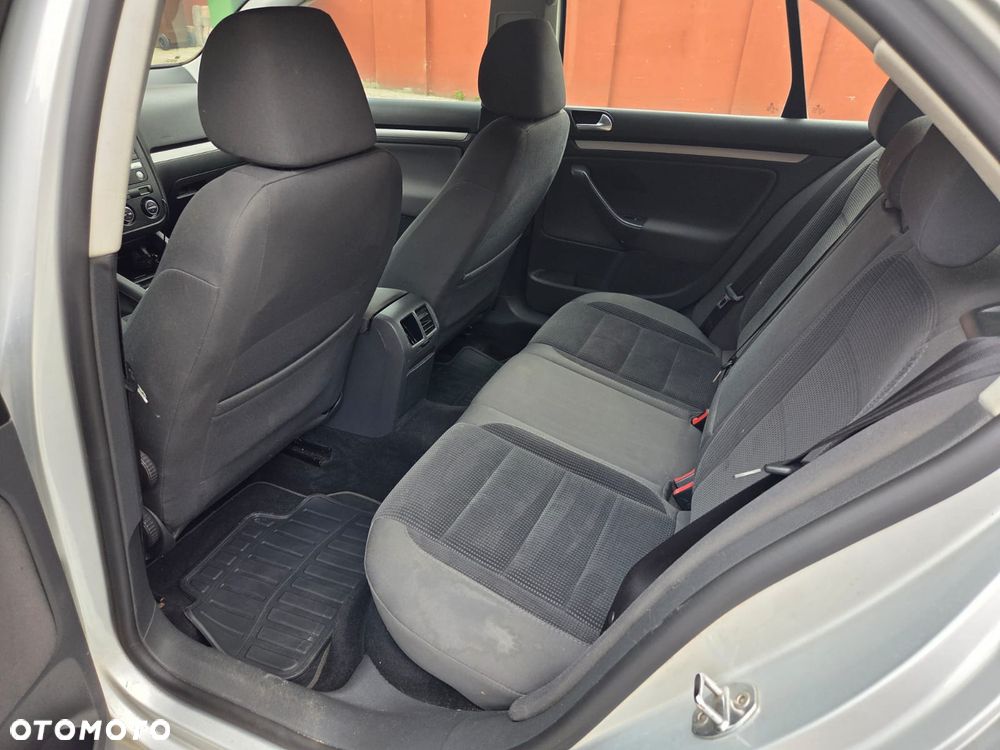 Volkswagen Jetta 1.9 TDI Comfortline - 5
