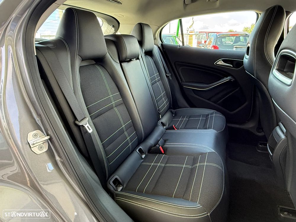 Mercedes-Benz GLA 180 CDI Urban - 26