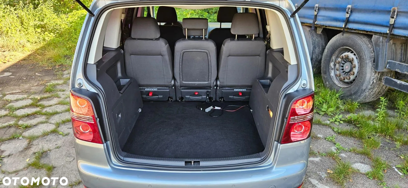 Volkswagen Touran 1.9 TDI Conceptline DSG - 9