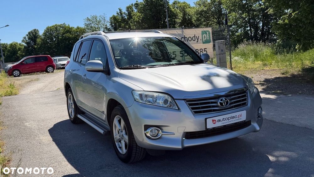 Toyota RAV4 2.2 D-4D Premium - 11