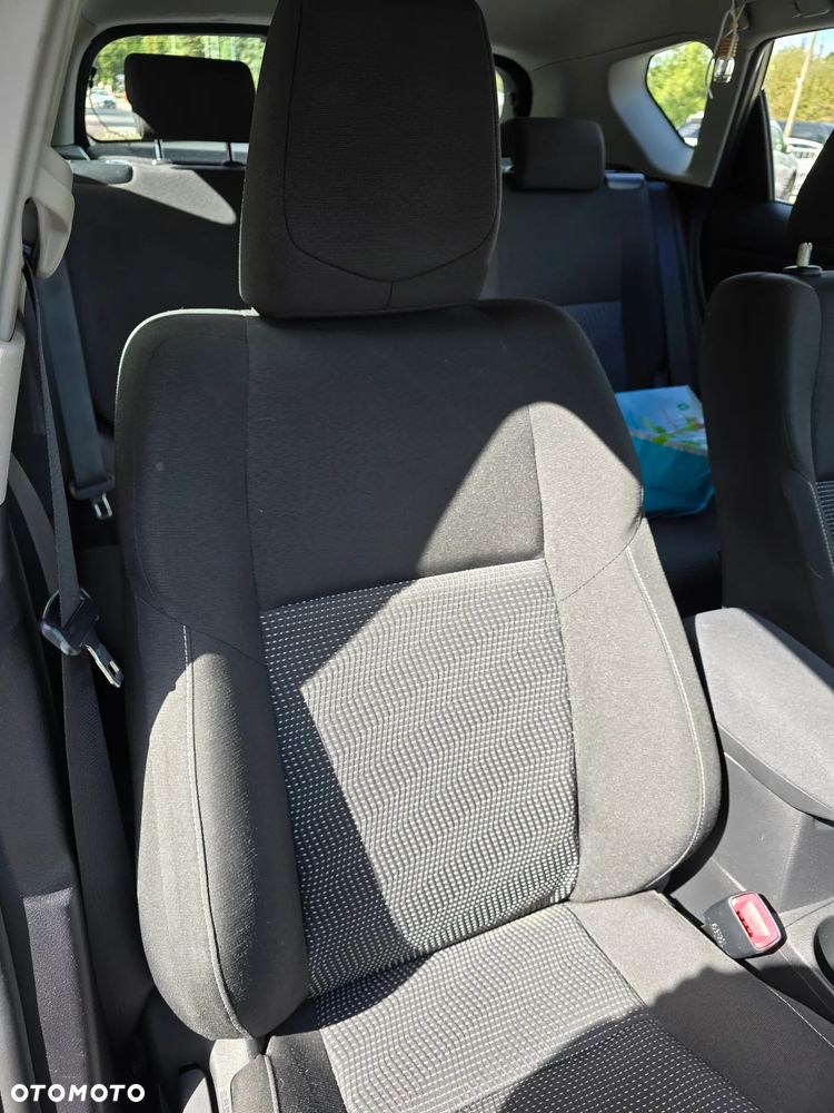 Toyota Auris 1.6 Premium MS - 24