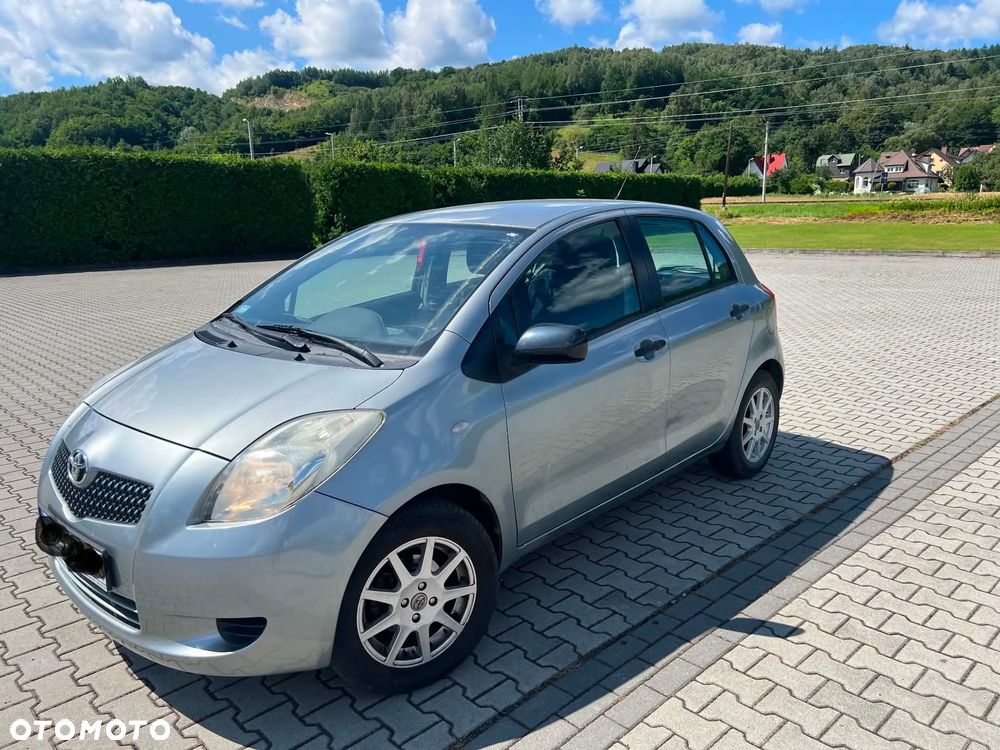 Toyota Yaris - 1