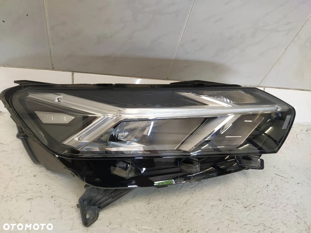 DACIA SANDERO III REFLEKTOR LAMPA PRAWA PRZÓD PRZEDNIA LED ORYGINAŁ - 5
