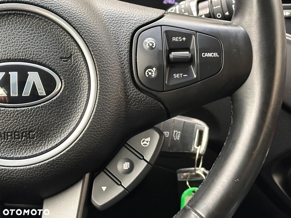 Kia Carens 1.6 GDI Business Line 7os EU6 - 39