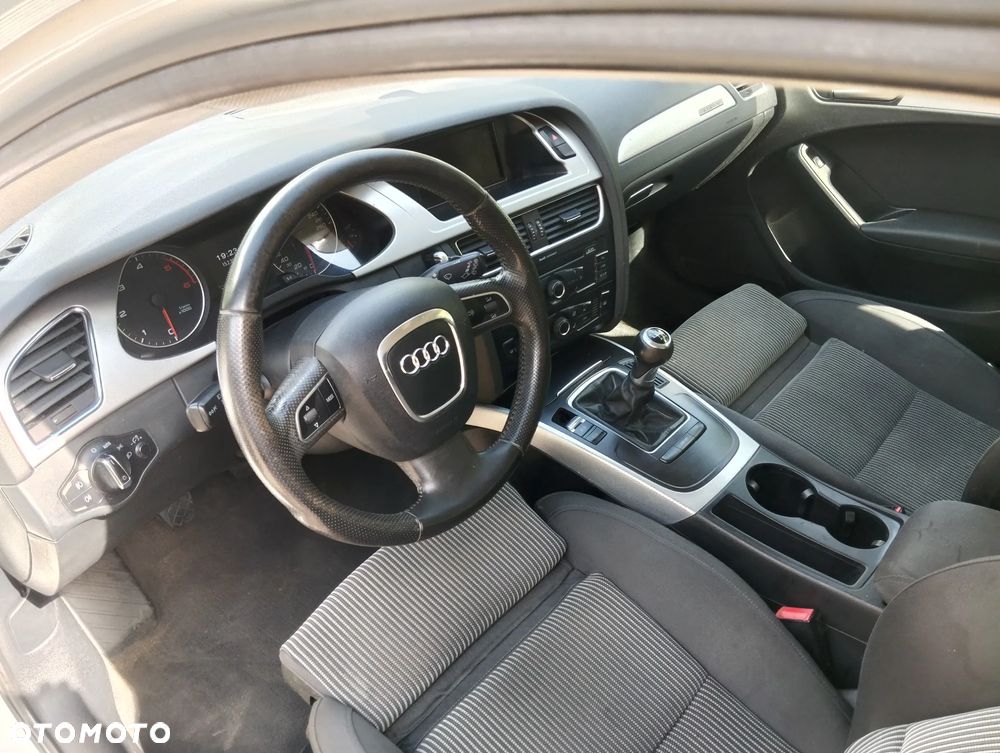 Audi A4 ver-avant-3-0-tdi-dpf-quattro-s-line-sportpaket-plus- - 7