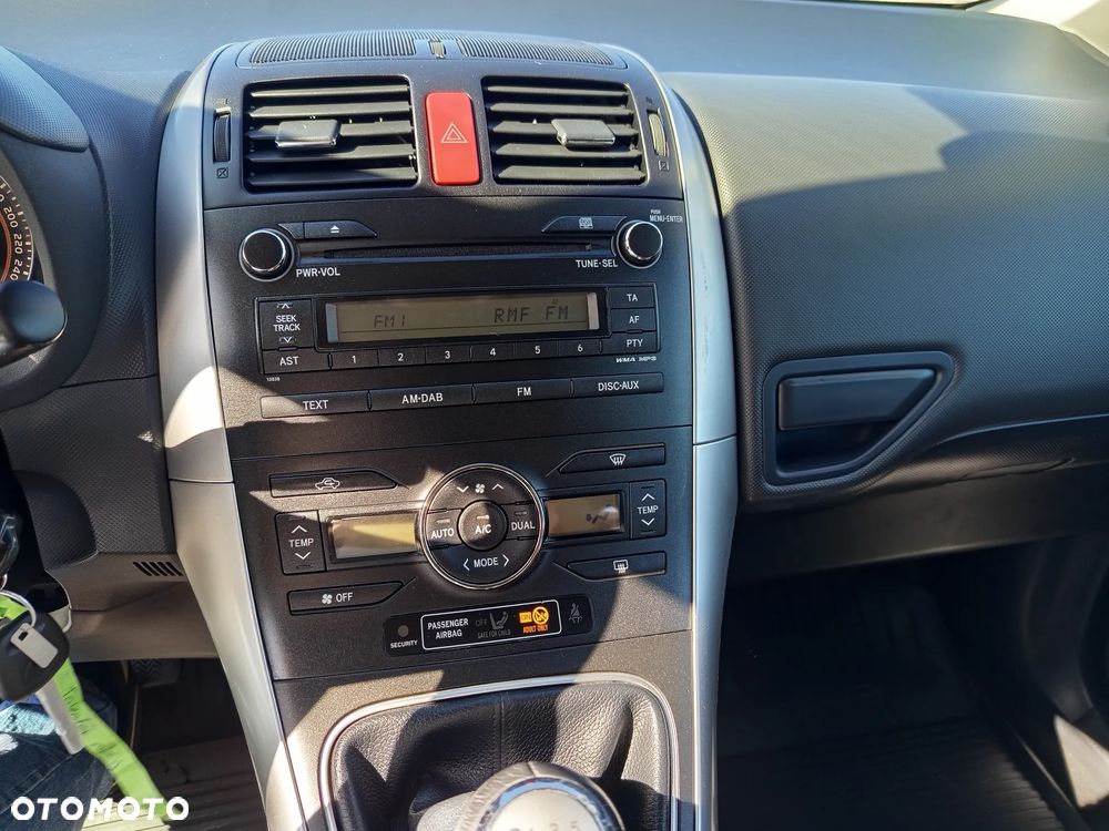 Toyota Auris - 10