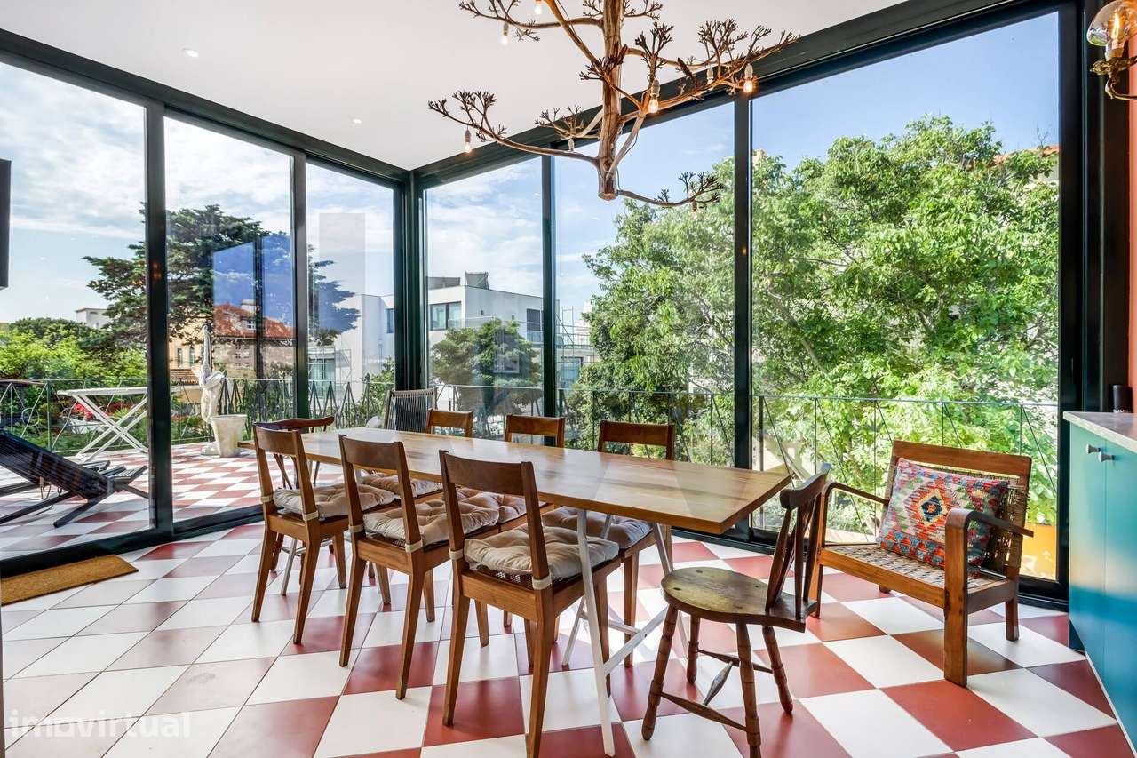 Apartamento T3 Duplex com Vista Mar, em Chalet do Séc. XIX — São João - Grande imagem: 2/56