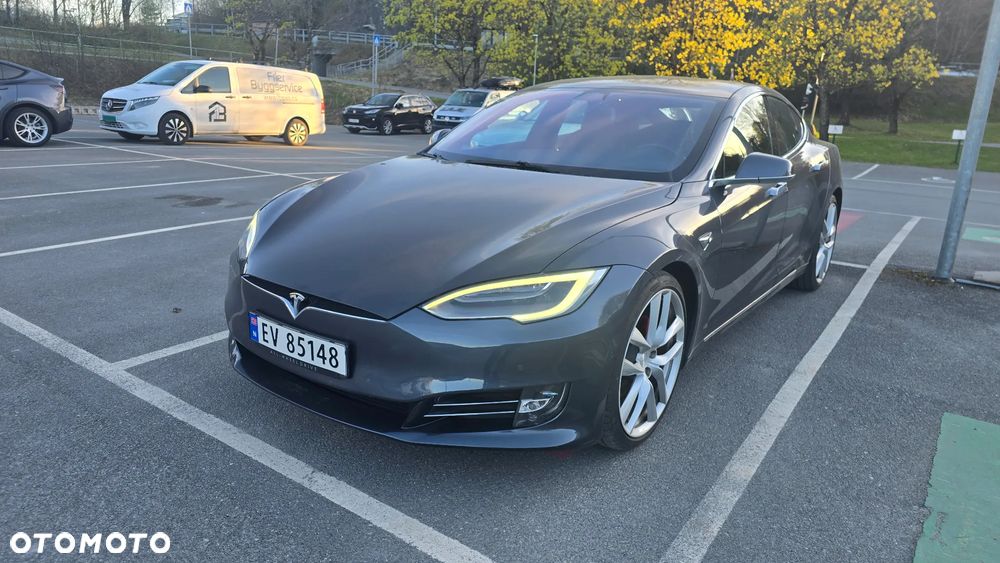 Tesla Model S Performance - 2