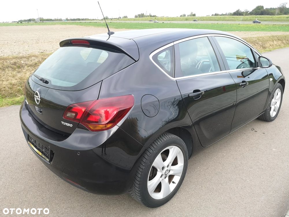 Opel Astra 2010 photo 4