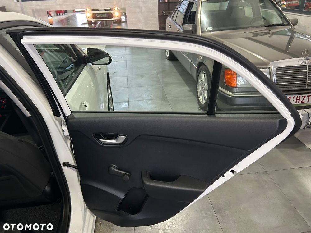 Kia Rio 1.2 Business Line - 29