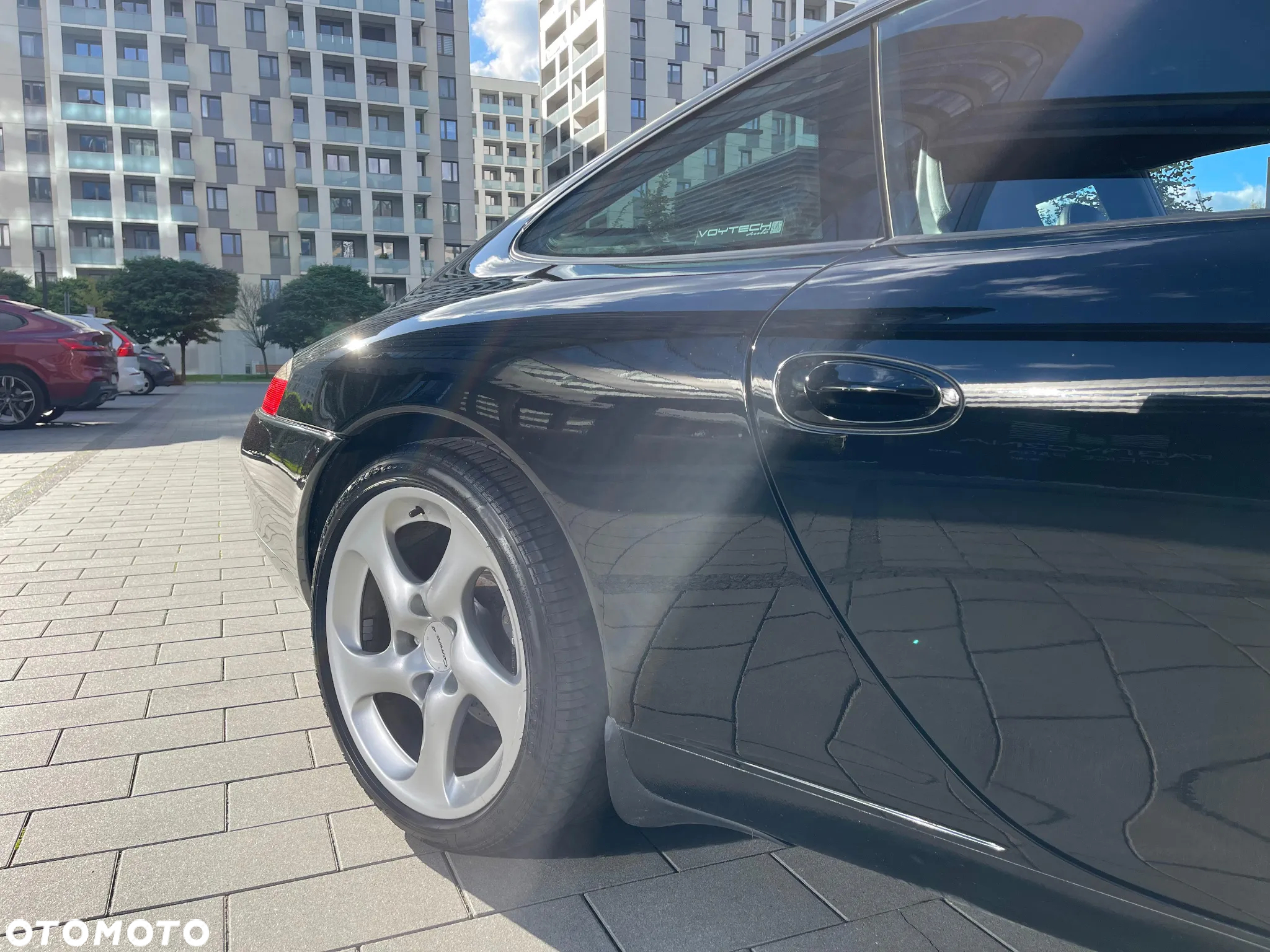 Porsche 911 Carrera - 4