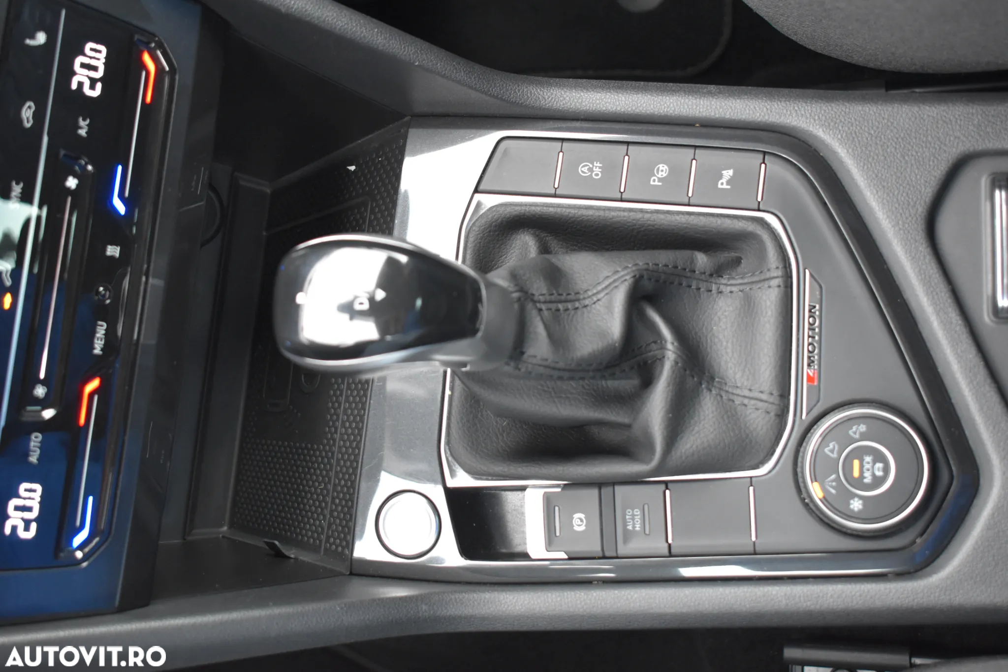 Volkswagen Tiguan 2.0 TDI SCR 4MOTION DSG Elegance - 22