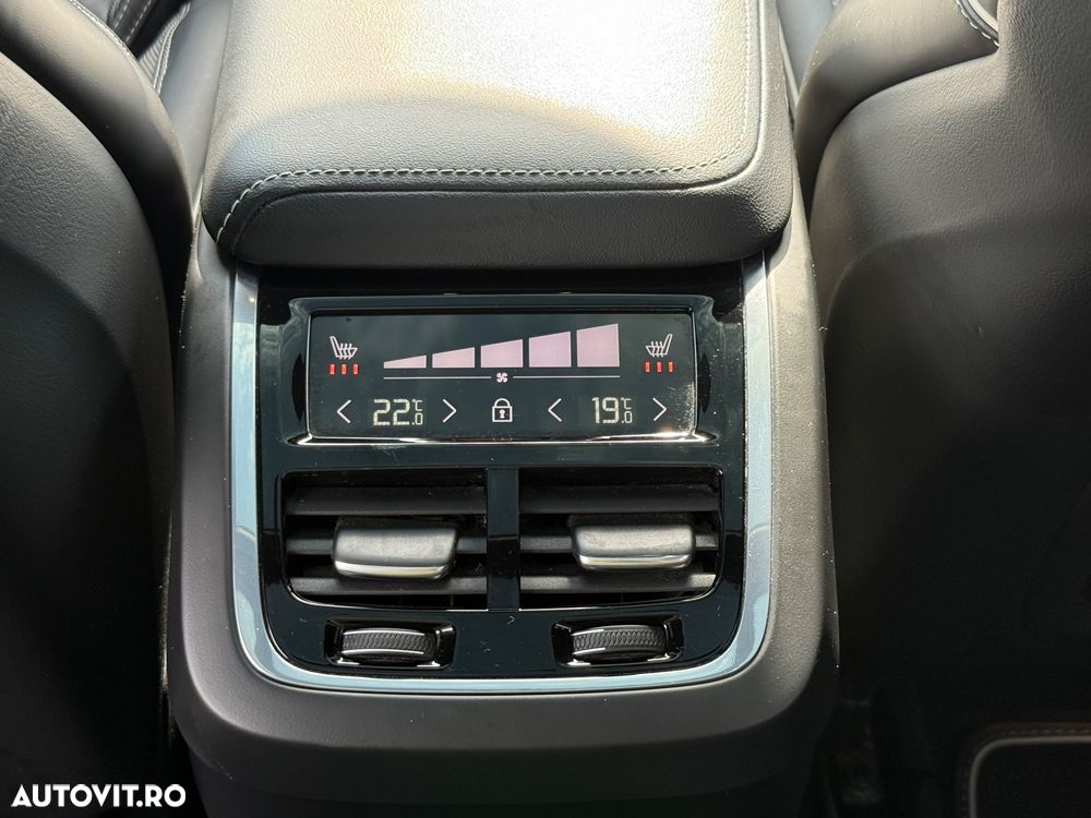 Volvo XC 60 D5 AWD Geartronic RDesign - 14