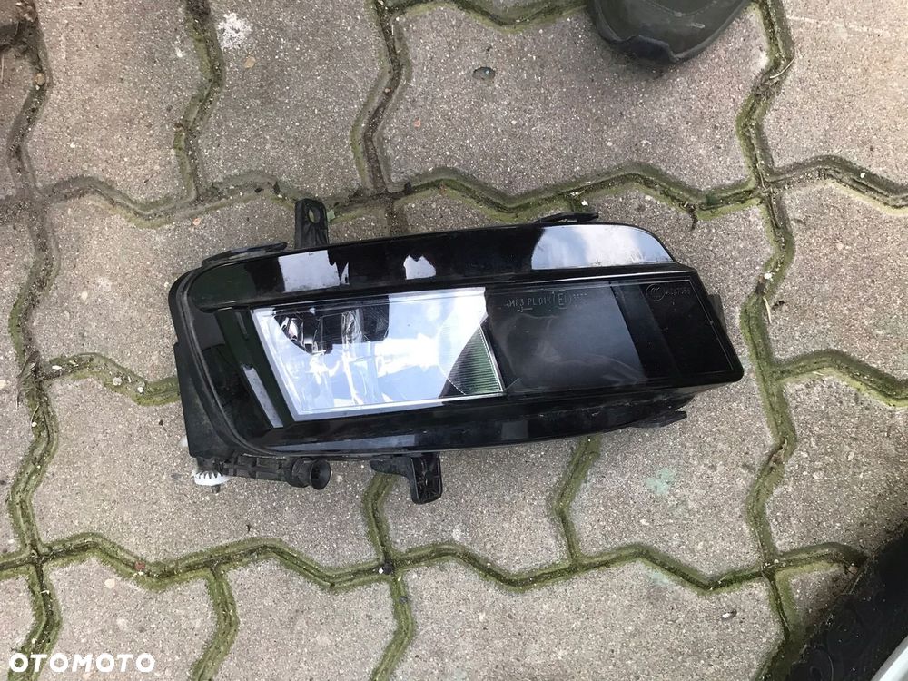 VW GOLF VII HALOGEN PRAWY 5G0941662D - 1