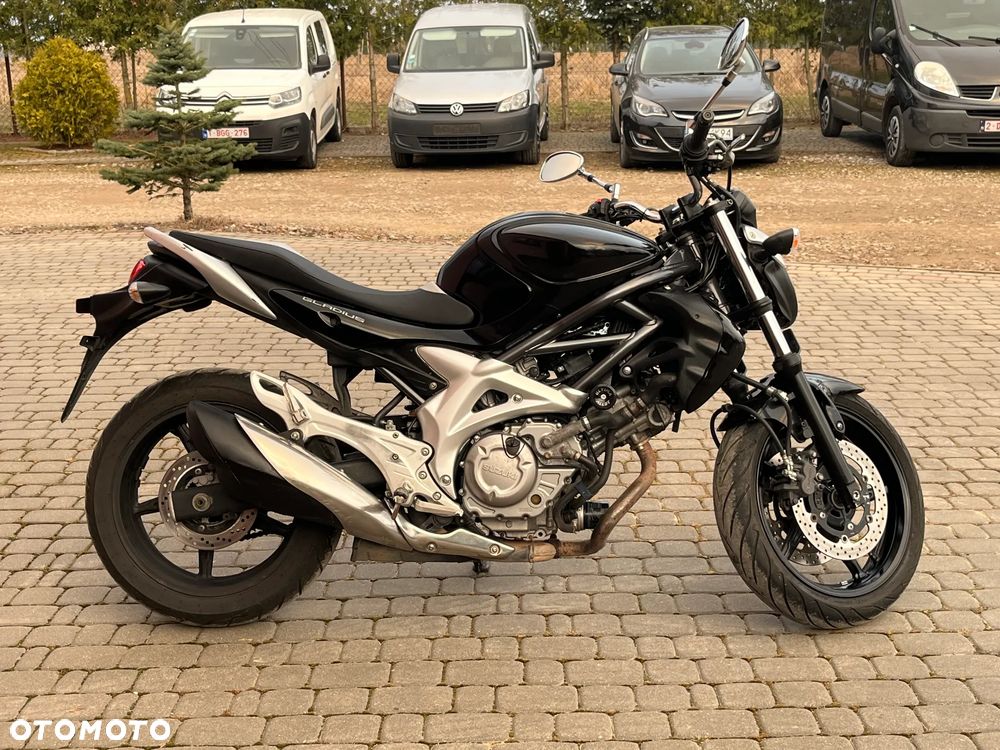 Suzuki Gladius - 5