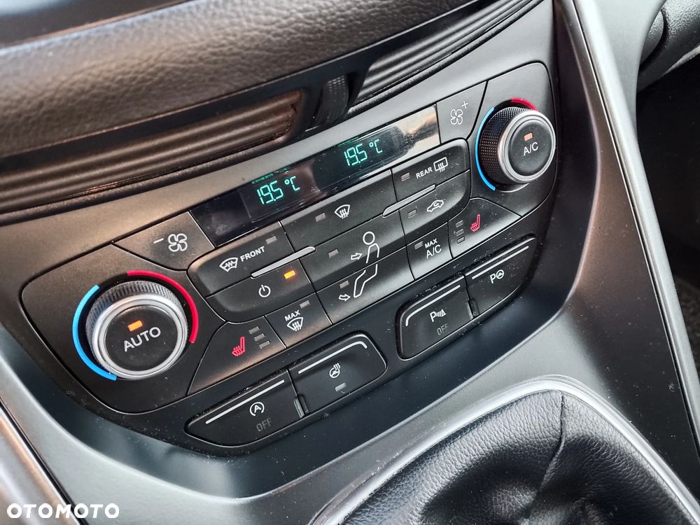 Ford Kuga 2.0 TDCi 2x4 Titanium - 14