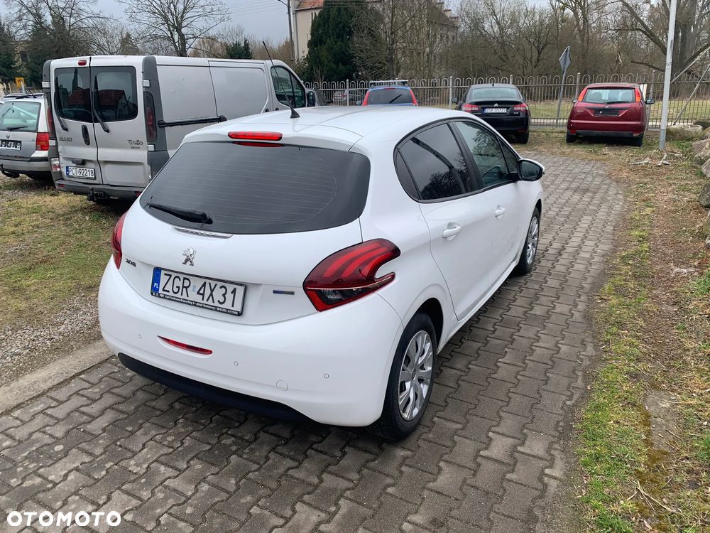 Peugeot 208 - 3