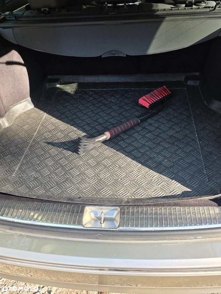 Mercedes-Benz Klasa C 220 CDI Elegance - 19