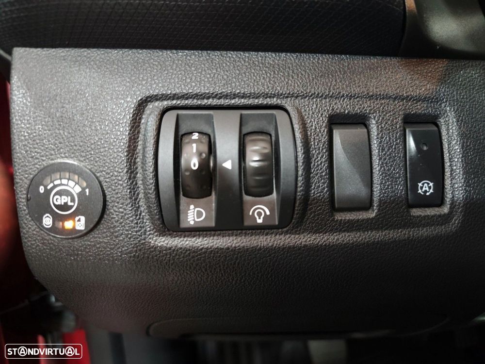 Renault Clio 0.9 TCe Limited Bi-Fuel - 26