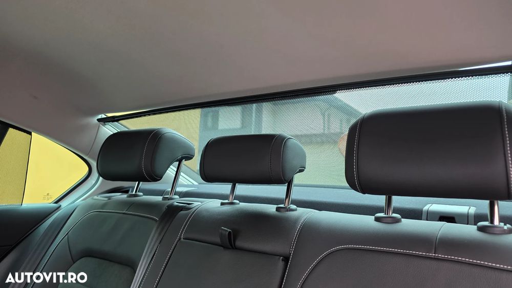 Volkswagen Passat 2.0 TDI DSG Comfortline - 10