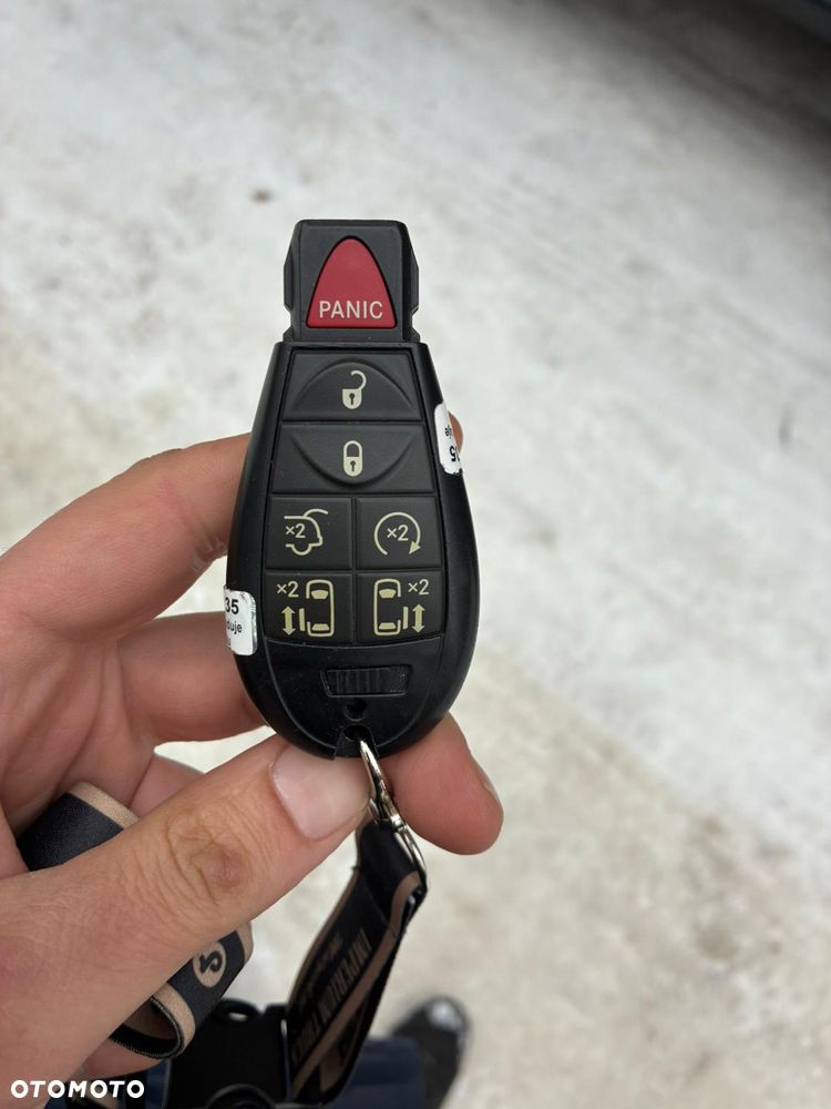 Chrysler Town & Country 3.6 Limited - 40