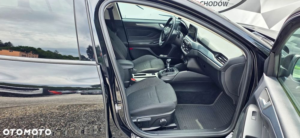 Ford Focus 2.0 EcoBlue Active Business - 19