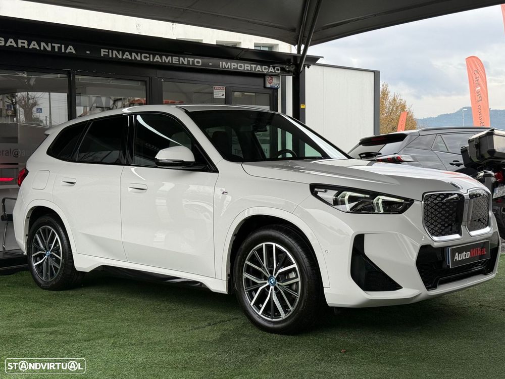 BMW iX1 eDrive20 Pack Desportivo M - 9