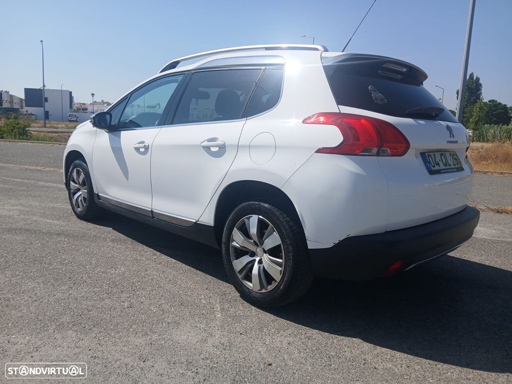 Peugeot 2008 1.2 PureTech Allure - 5