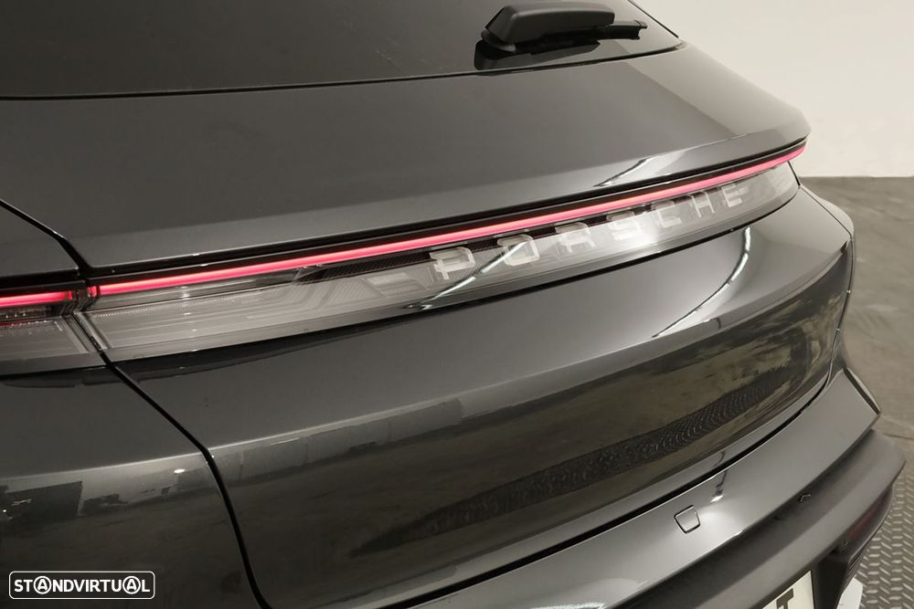 Porsche Taycan Cross Turismo 4S - 5