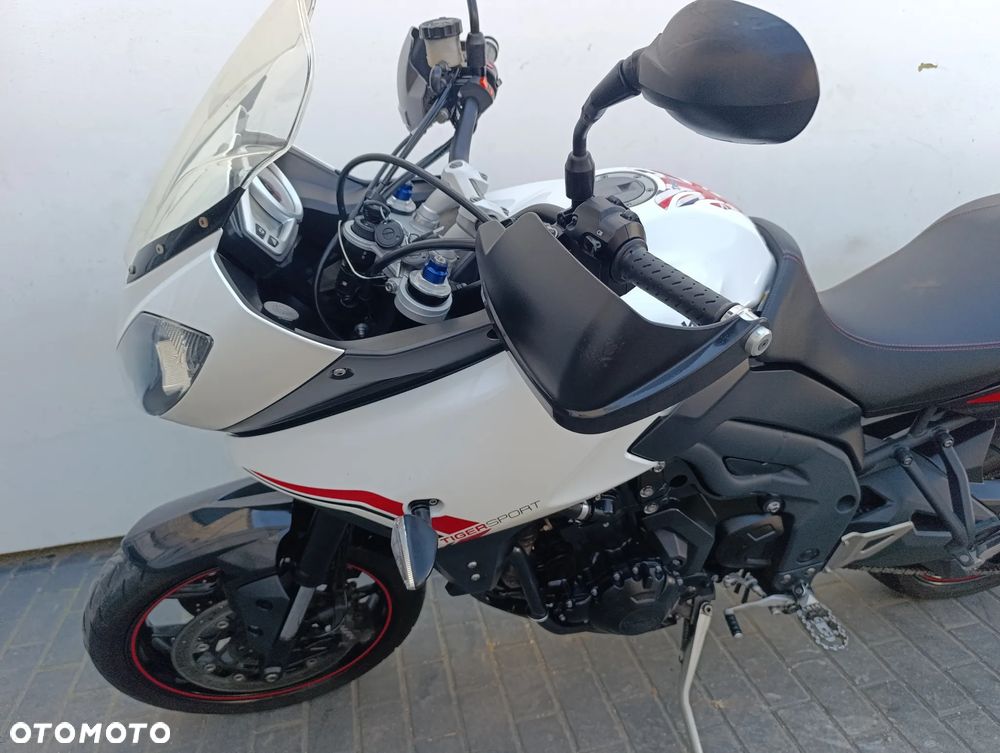 Triumph Tiger - 12
