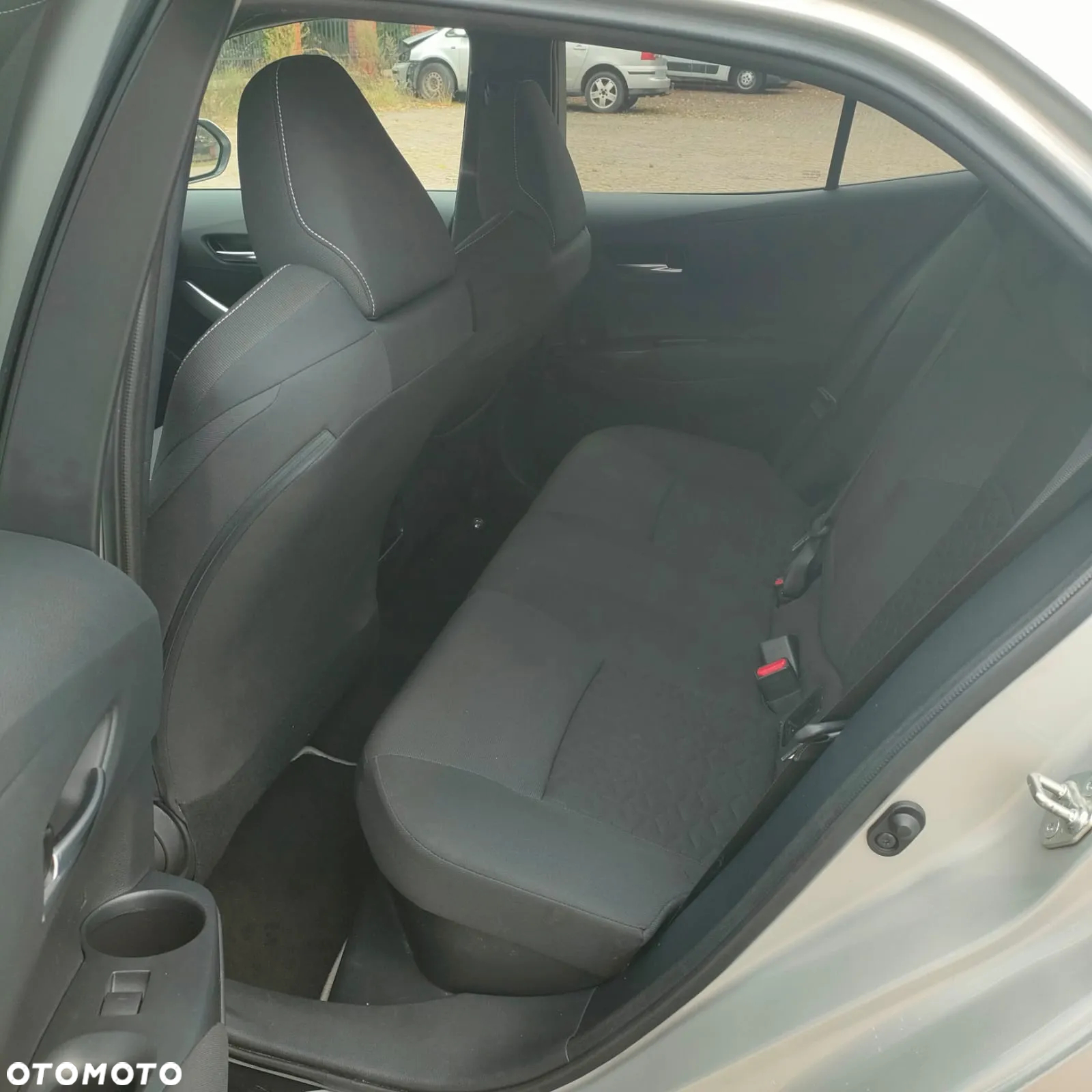 Toyota Corolla 1.8 Hybrid Active - 9
