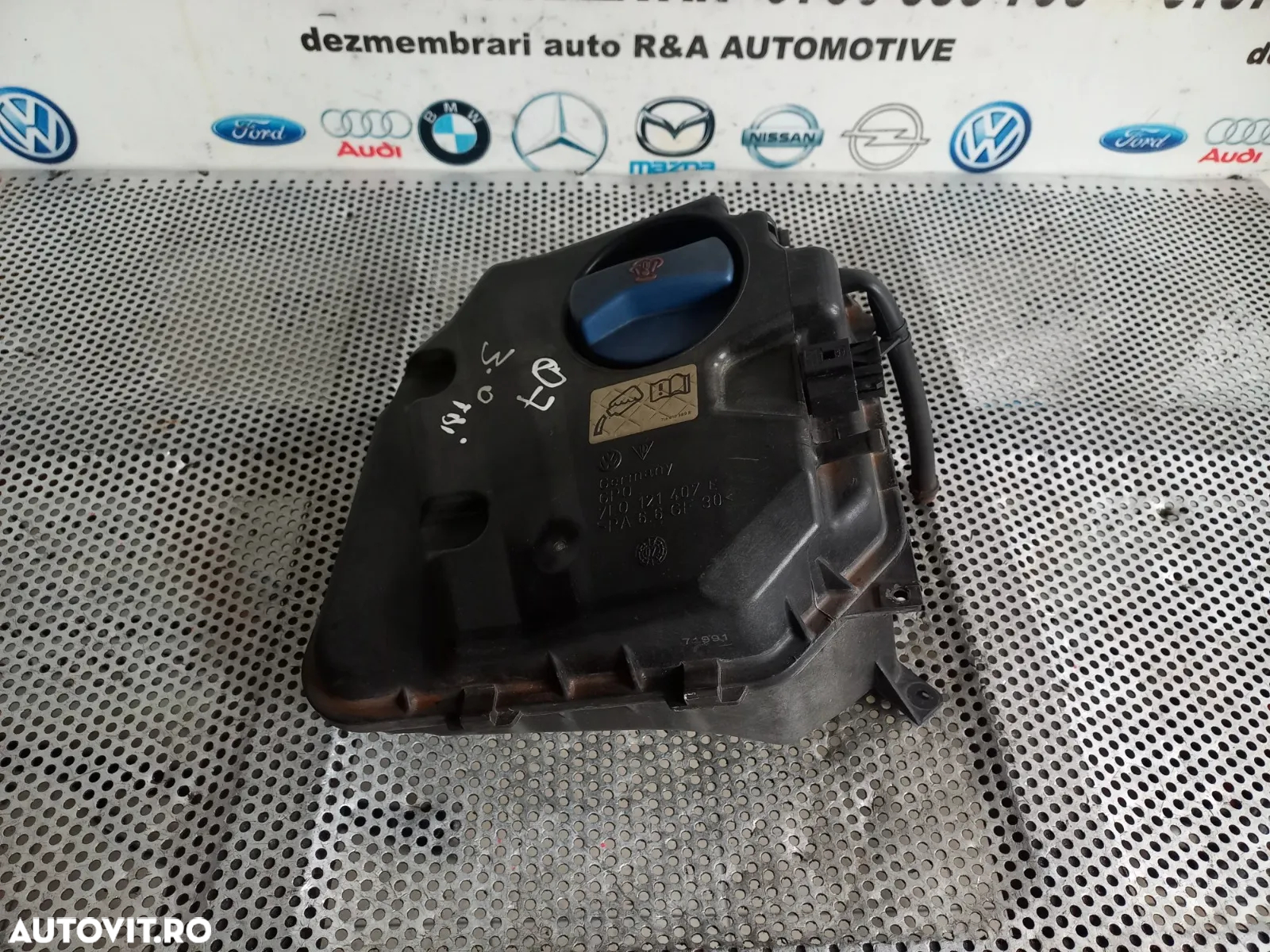 Bidonas Vas Expansiune Apa Antigel Audi Q7 Vw Touareg 3.0 Tdi Cod 7LE - Dezmembrari Arad - 3