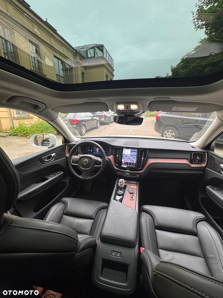 Volvo XC 60 B5 B AWD Plus Bright - 20