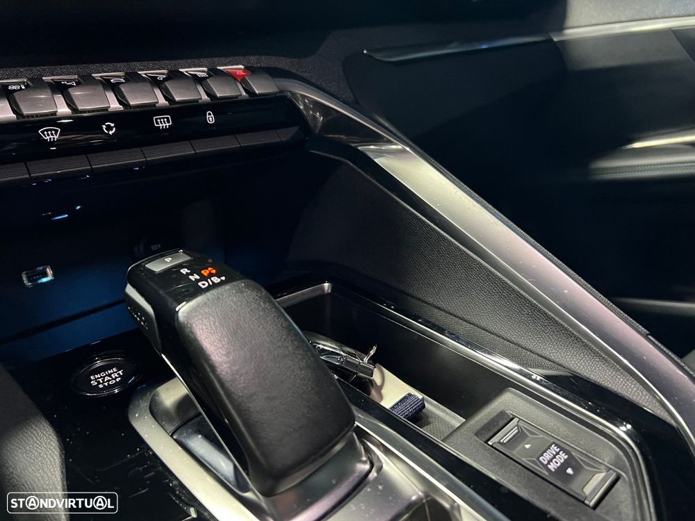 Peugeot 3008 1.6 Hybrid Allure Pack e-EAT8 - 29