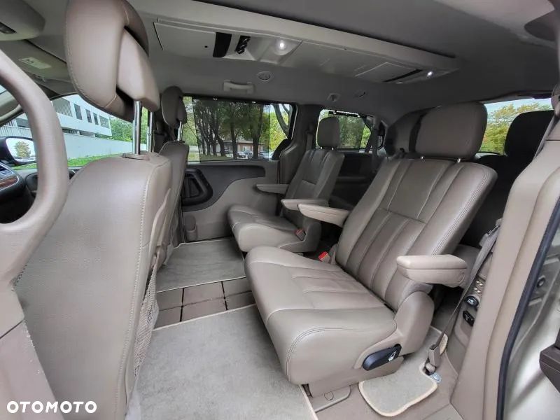 Chrysler Town & Country 3.6 Touring - 22