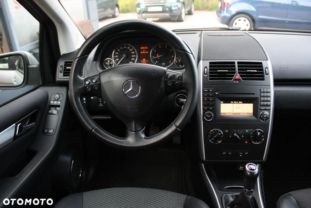 Mercedes-Benz Klasa A 160 BlueEFFICIENCY Elegance - 16