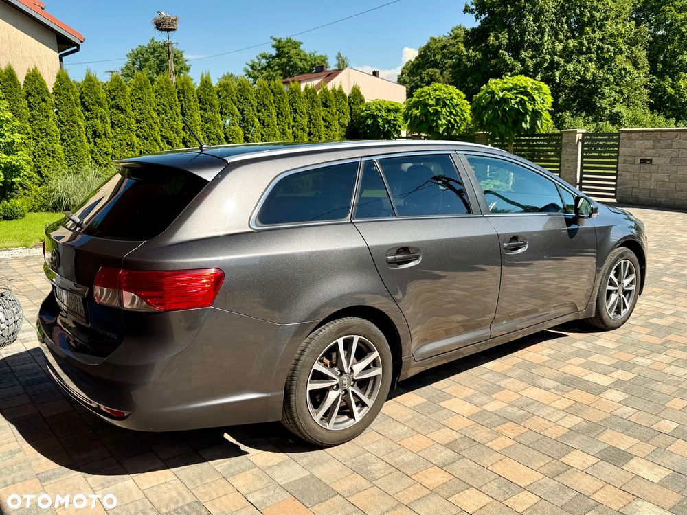 Toyota Avensis 1.8 Premium - 5