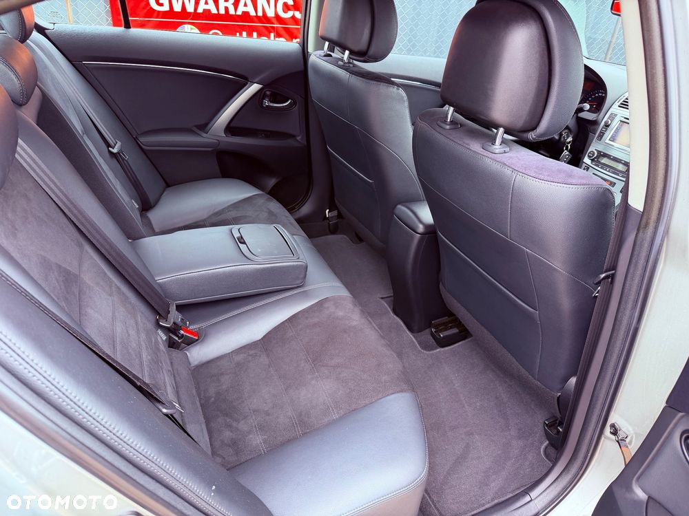 Toyota Avensis 2.0 D-4D Executive - 11