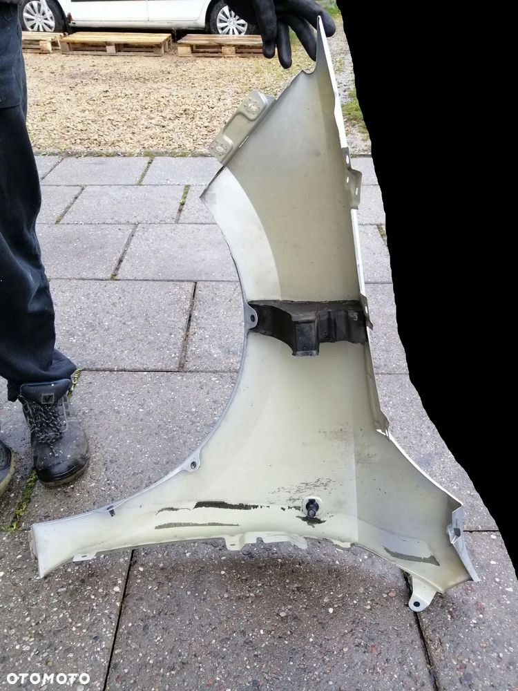 Skoda Rapid błotniki przód kod lakieru 9156  LA7W - 4