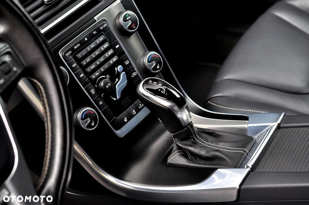 Volvo V60 T5 Geartronic Powershift RDesign - 19
