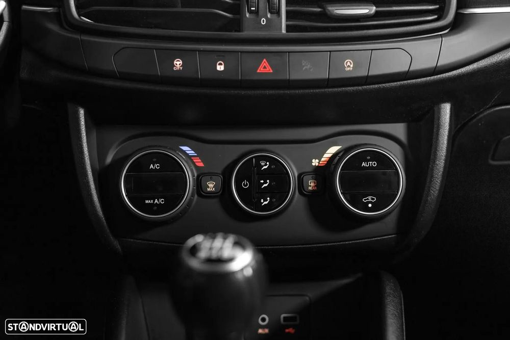 Fiat Tipo Station Wagon 1.6 M-Jet Lounge - 34