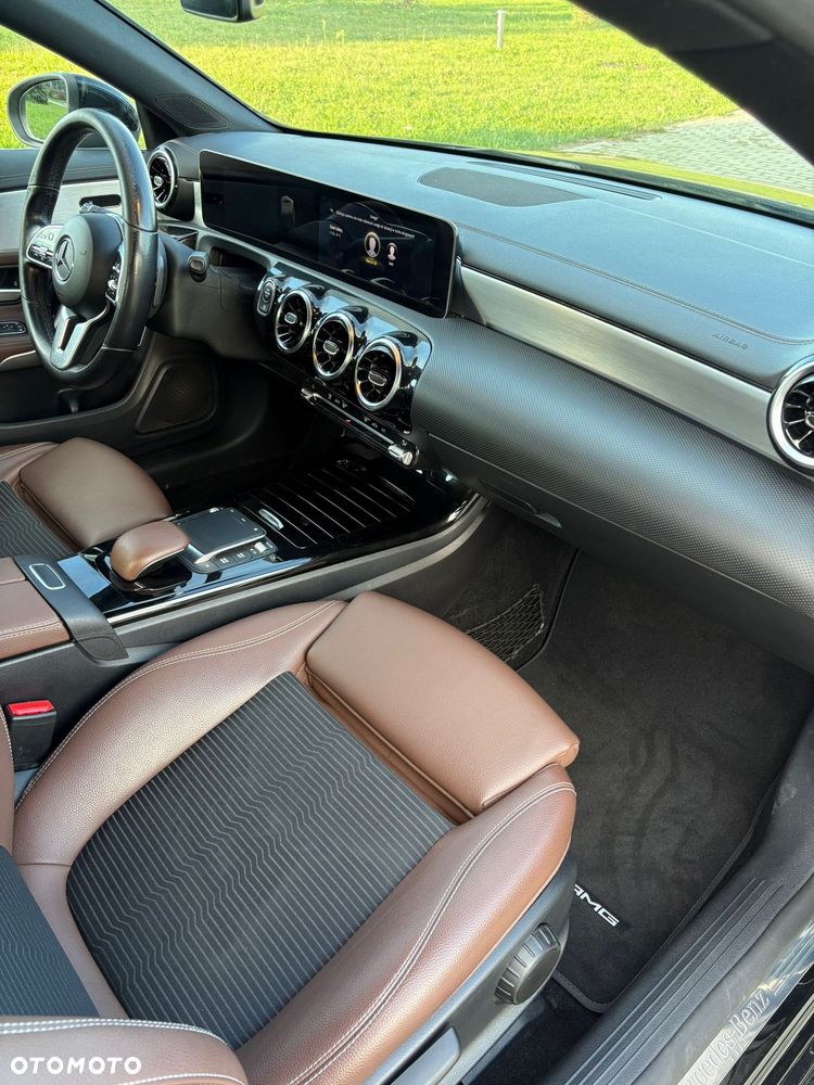 Mercedes-Benz CLA 220 4-Matic 7G-DCT - 14