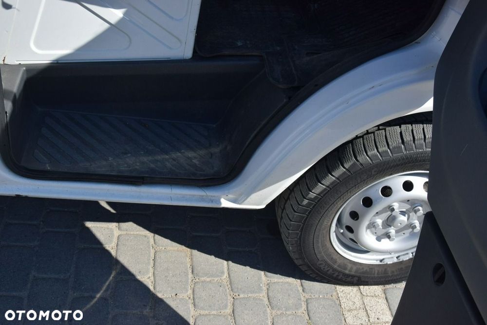 Mercedes-Benz Sprinter - 38