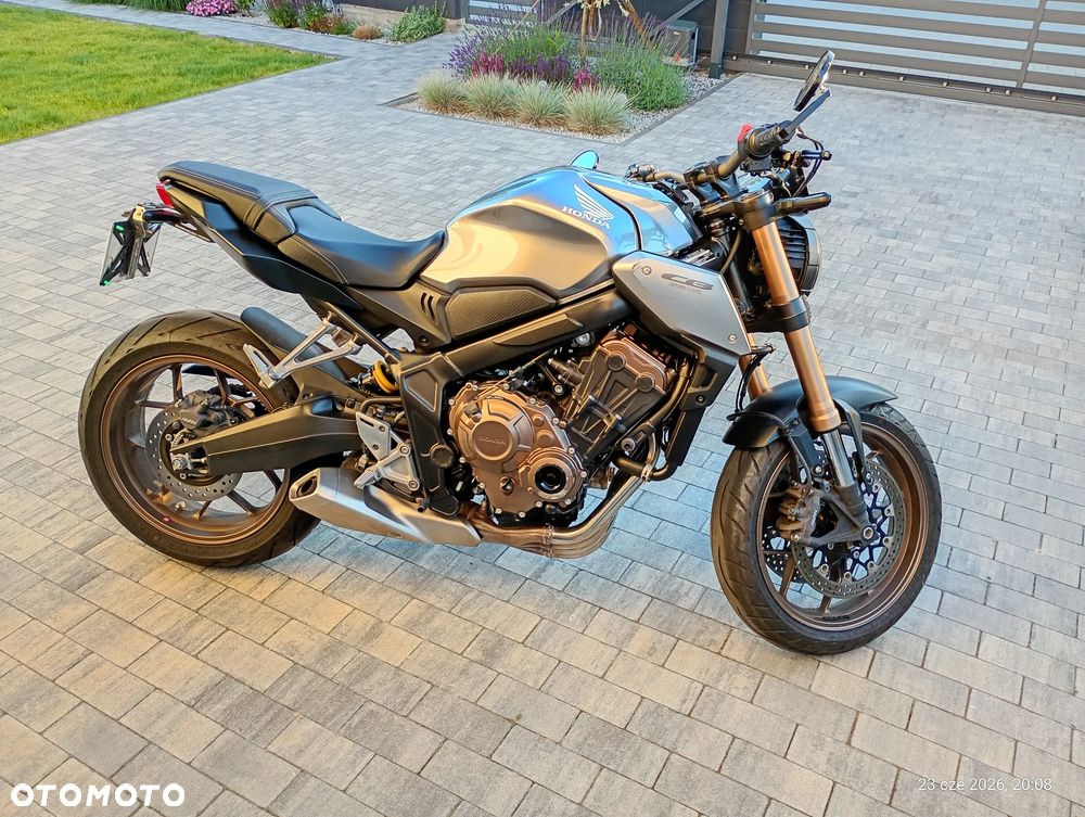 Honda CB - 1