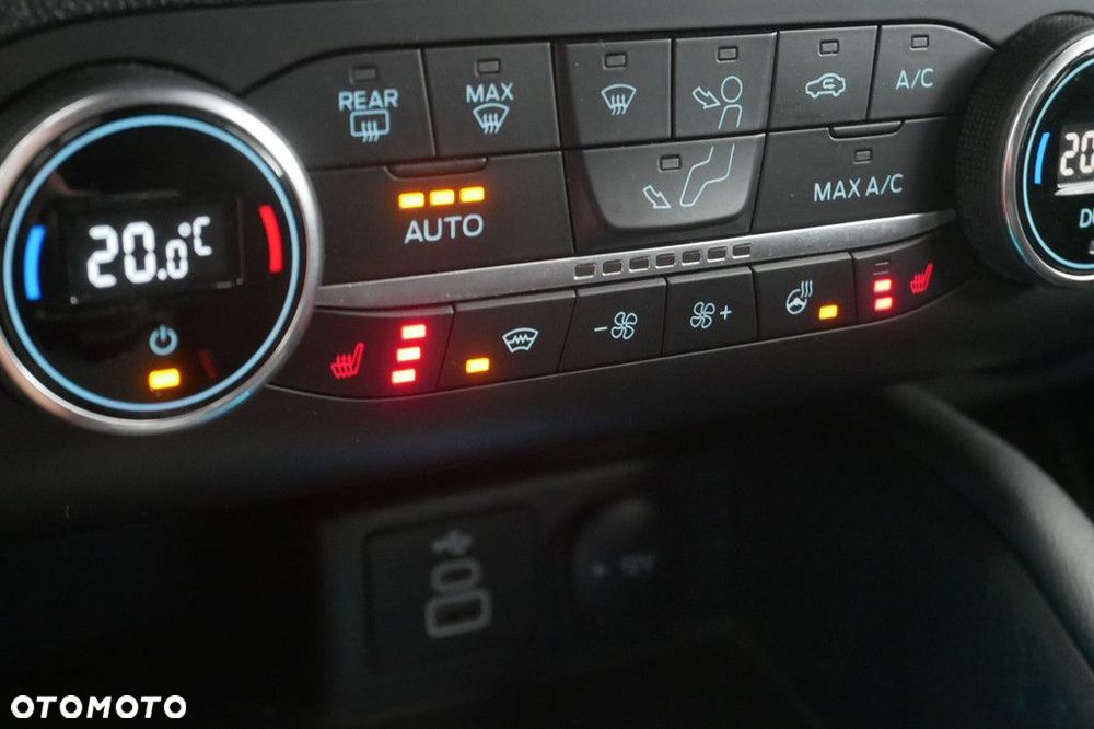 Ford Kuga - 25