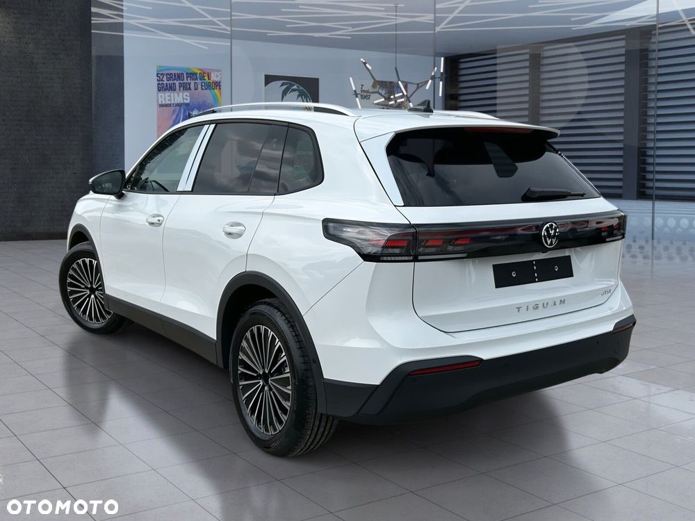 Volkswagen Tiguan - 13
